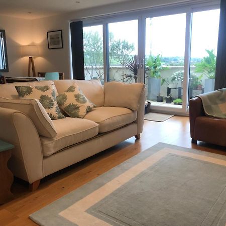Modern Apartment With Stunning Views, Close To Amenities And St Ives Χέιλ Εξωτερικό φωτογραφία