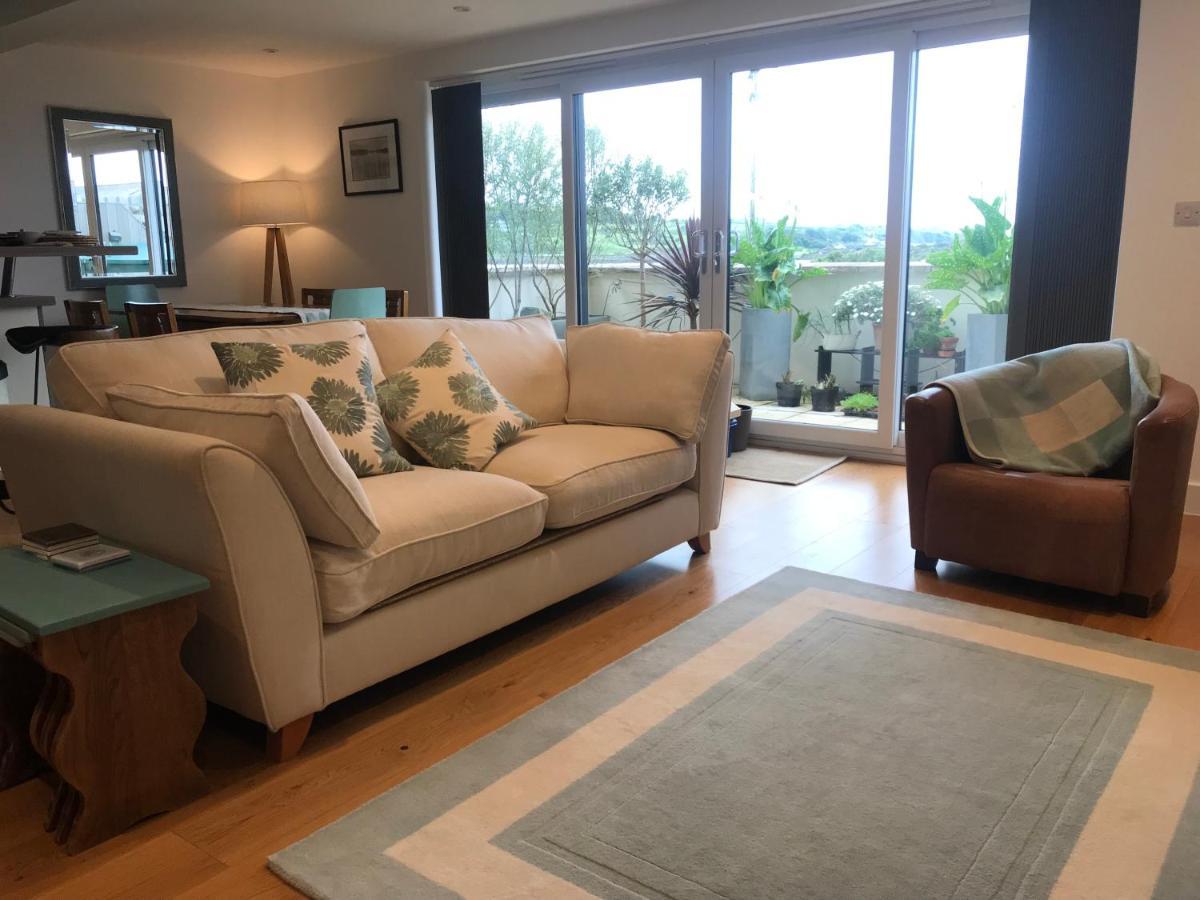 Modern Apartment With Stunning Views, Close To Amenities And St Ives Χέιλ Εξωτερικό φωτογραφία
